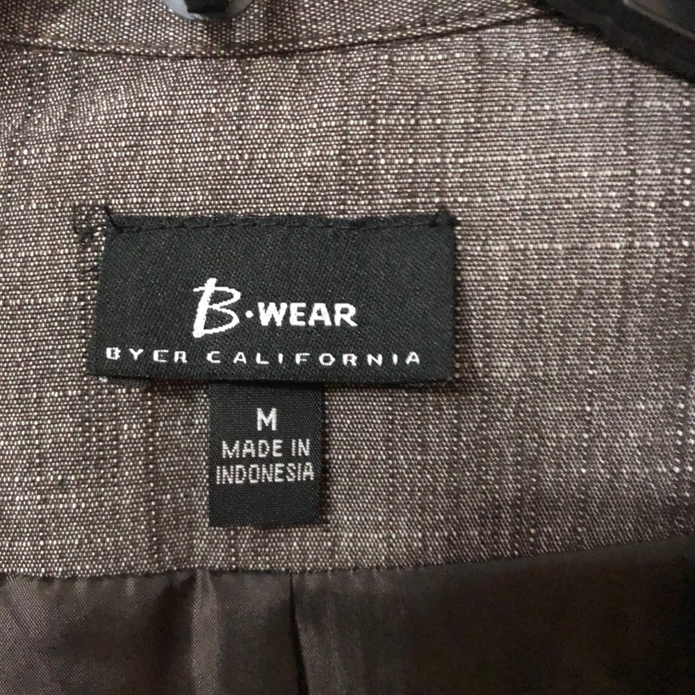 B.Wear jacket - Picture 2 of 5